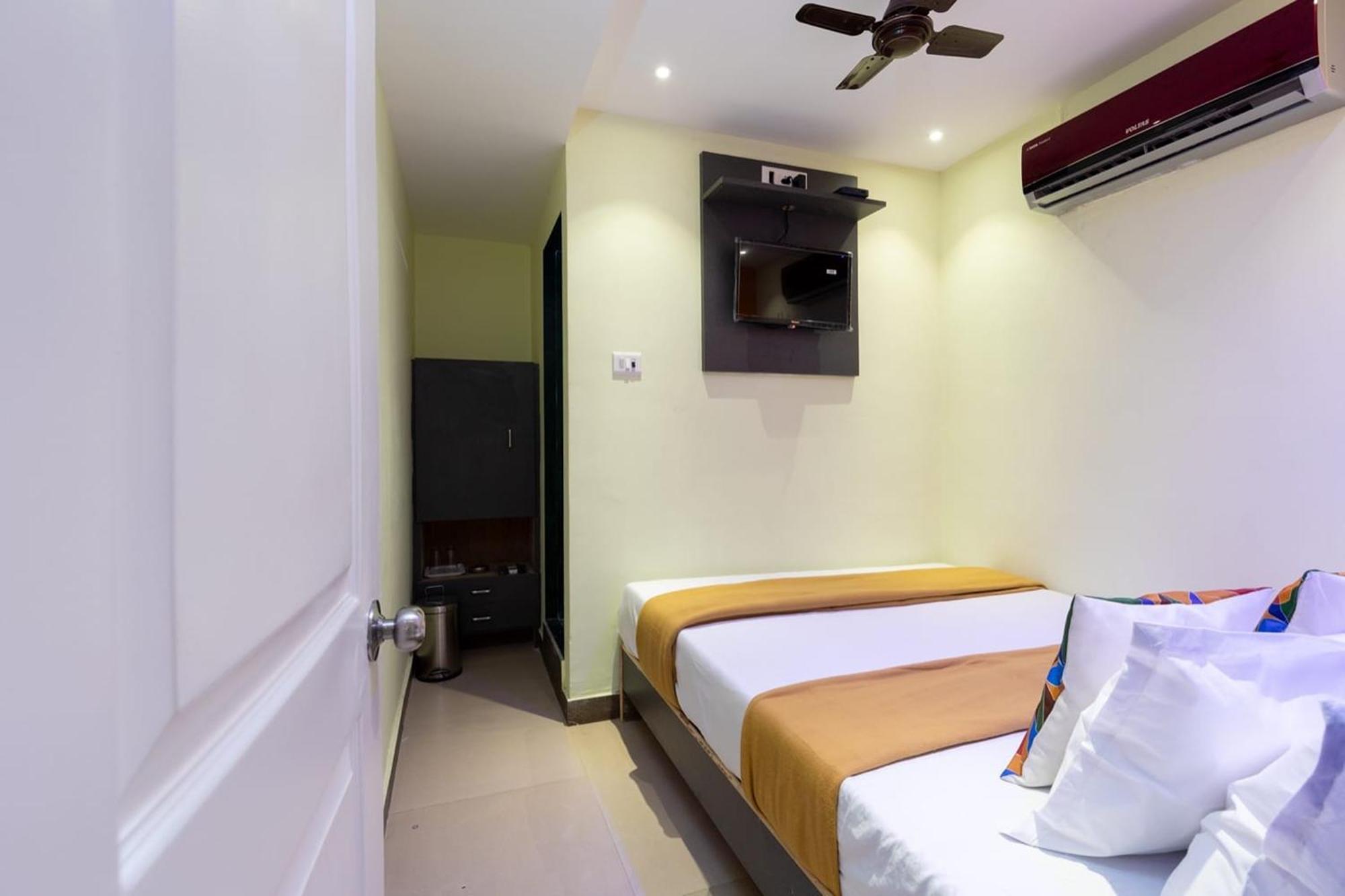 Hotel Shera Residency Мумбаи Экстерьер фото